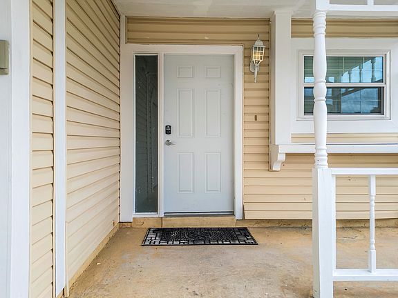 3rd image of 1025 Wentworth Ct