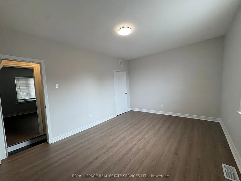 5 Henderson Ave — Photo 9