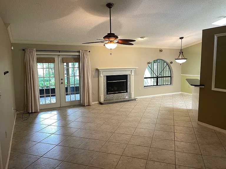 317 Caen Ct — Photo 2