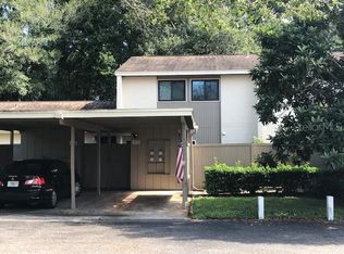 8016 Gardenia Dr, Temple Terrace, FL 33637