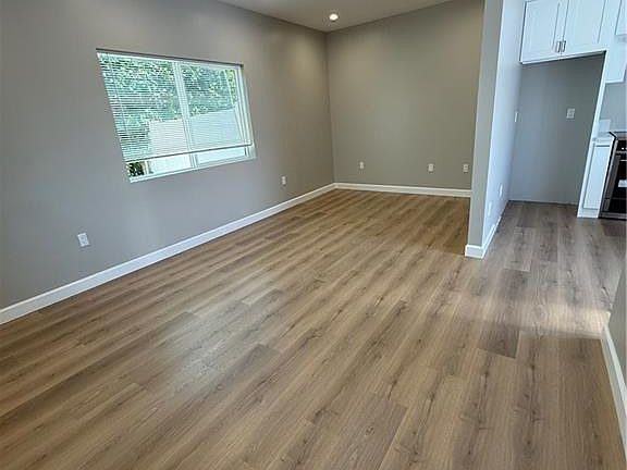 2nd image of 6246 Tujunga Ave
