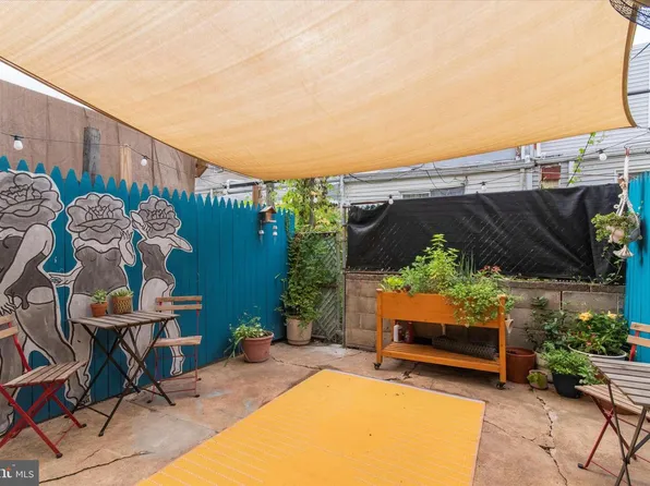 833 Almond St, Philadelphia, PA 19125