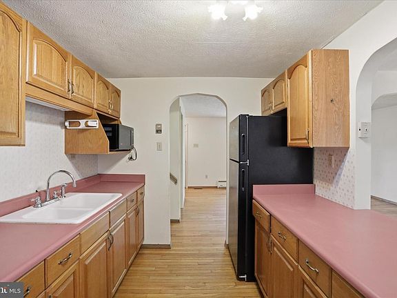 5th image of 633 Halterman Dr