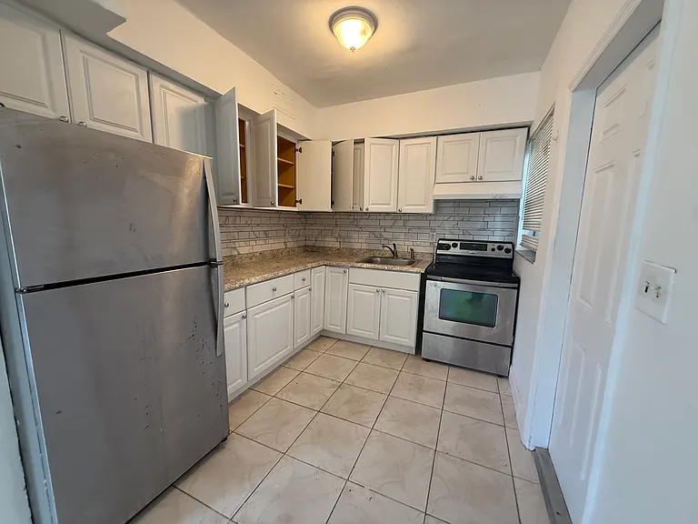1298 NE 109th St #1298 — Photo 2