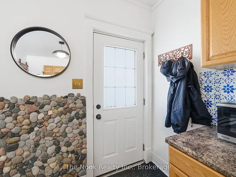 480 George St S — Photo 4