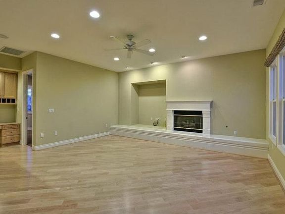2nd image of 5569 Stoney Creek Pl