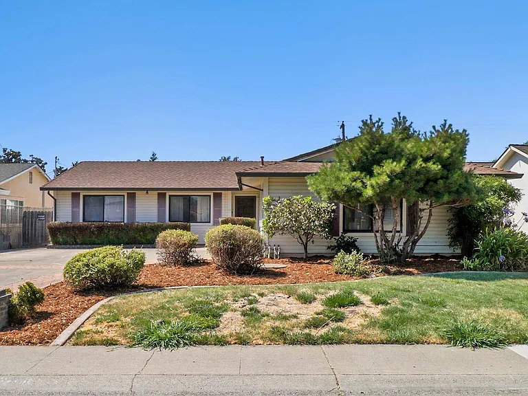 1218 W El Camino Ave — Photo 2