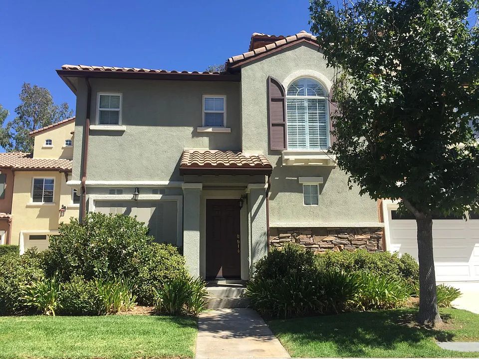 28204 Canterbury Ct