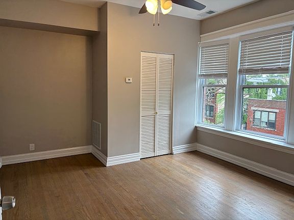 4th image of 4706 N Leavitt St APT 2
