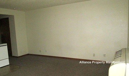 3rd image of 728 W 11th St APT B