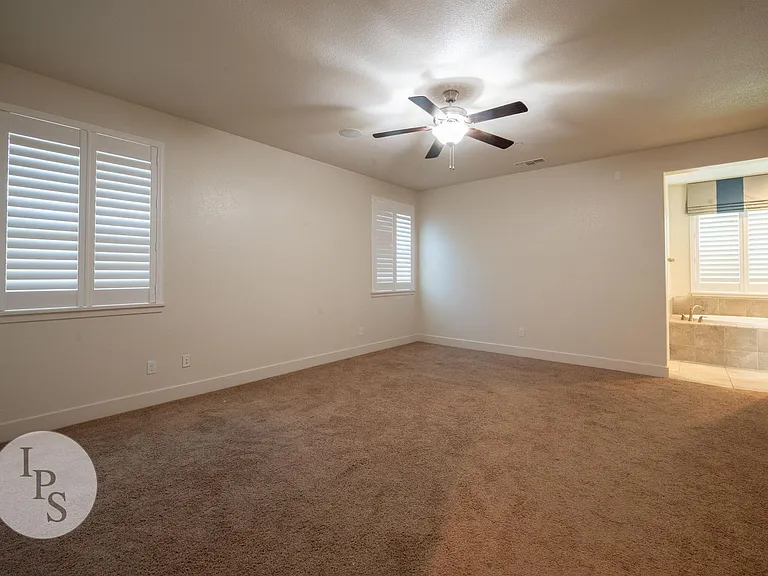 3245 Lexington Ave — Photo 11