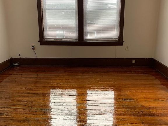 3rd image of 4906 Kennedy Ave #2
