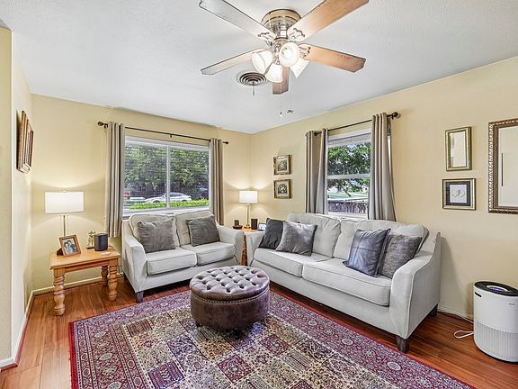 2nd image of 7452 Meadowcrest Dr