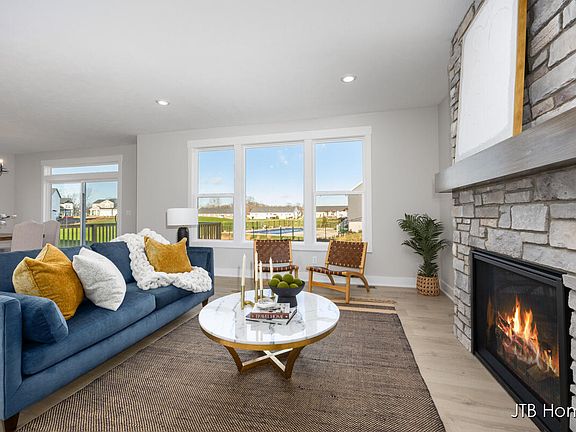 3rd image of 6611 Woodhills Dr