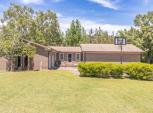 364 Debbie Cir, Selmer, TN 38375