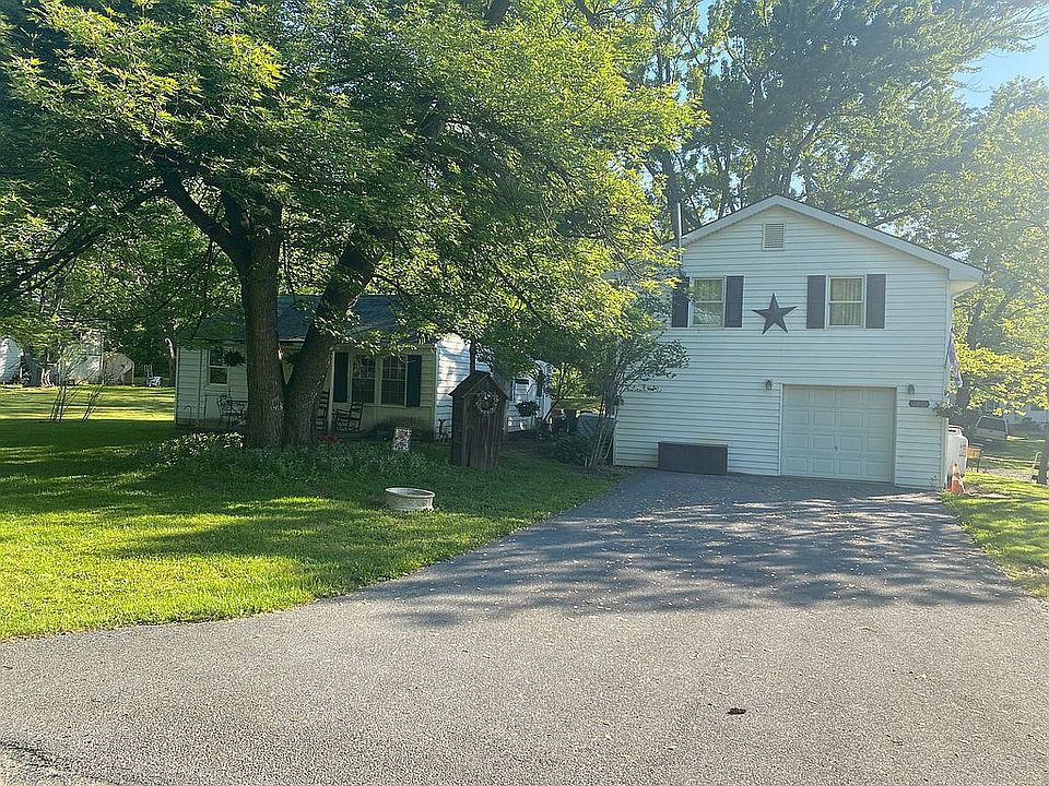 2nd image of 2835 Foxianna Rd