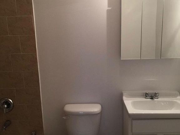 4th image of 281 Arlington Ave #3