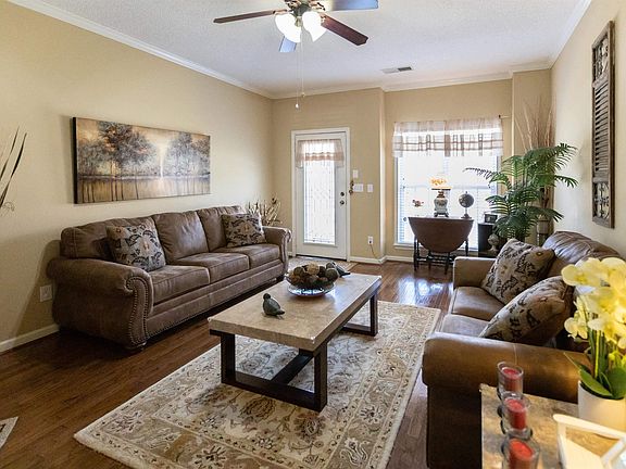 4th image of 127 Warwick Cir