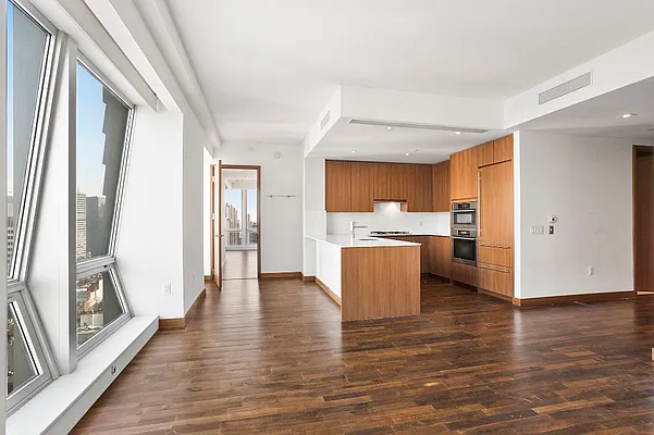 Rented by New York Casas Ltd. | media 6