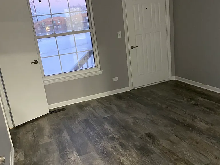 781 Wellington Ave — Photo 4