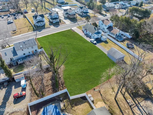 365 W Park Avenue, Oakhurst, NJ 07755