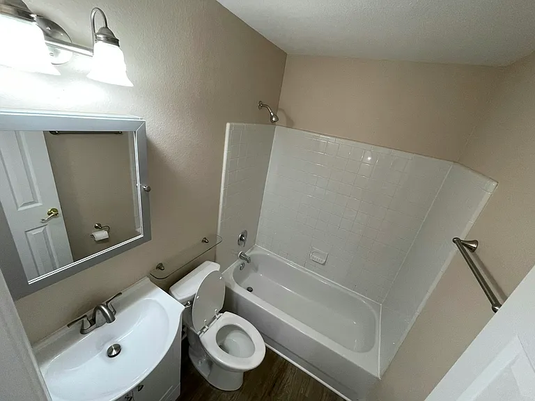 3518 E Richmond Rd #15 — Photo 13