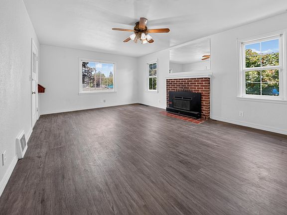 5th image of 1658 E Rich Ave