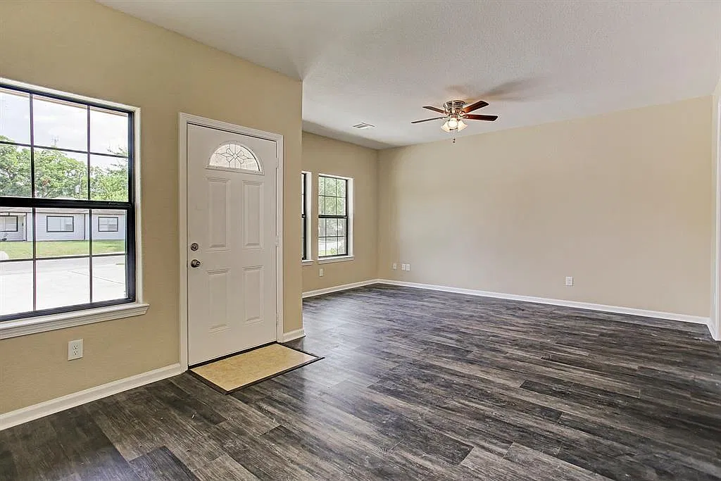 3 bed, 1155 sqft, $1,475 — Photo 4