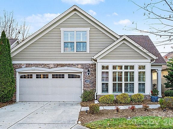 2nd image of 904 Morningstar Ln