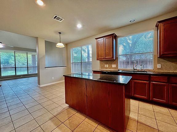 4th image of 4527 Greenwood Trace Ln