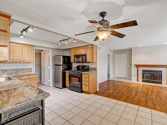 5th image of 701 Capri Dr Unit 9B