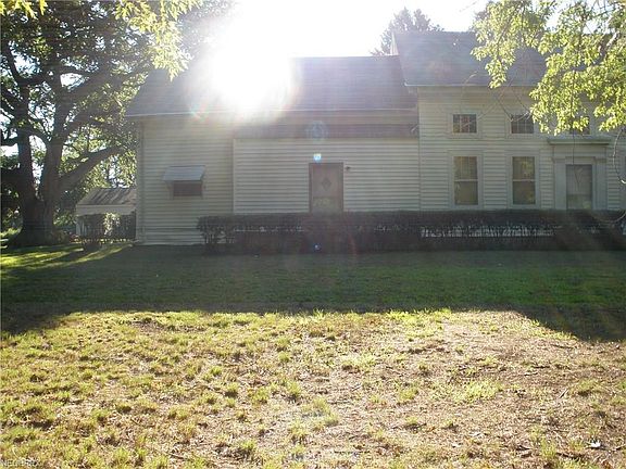 2nd image of 3673 Lovers Ln