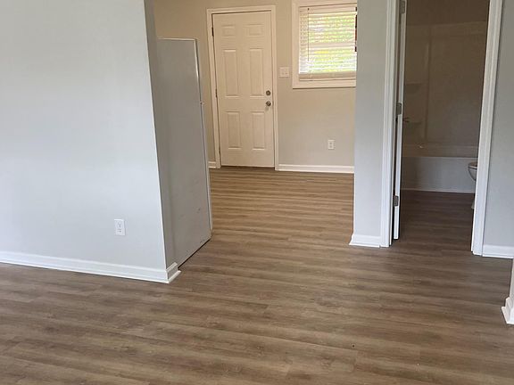 2nd image of 4126 Holland Rd NE