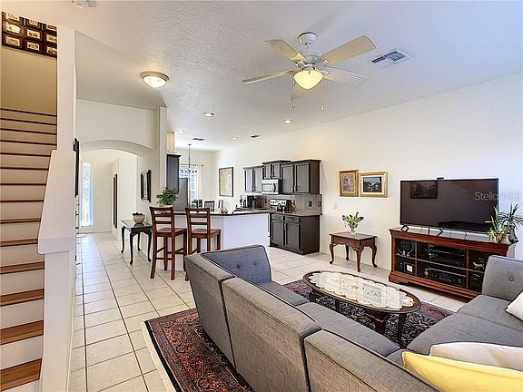 4th image of 278 High Castle Ln