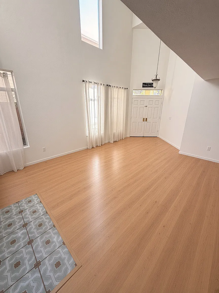 3 bed, 2.5 bath, 1884 sqft, $4,200 — Photo 2