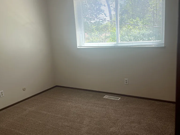 9530 Hyde Park Dr #B — Photo 8