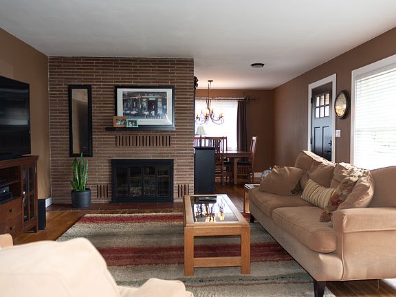 4th image of 409 18th St NW