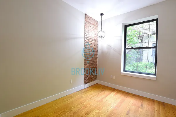 Rented by null | media 6