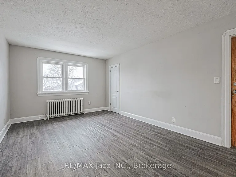 366 Mary St N #4 — Photo 6