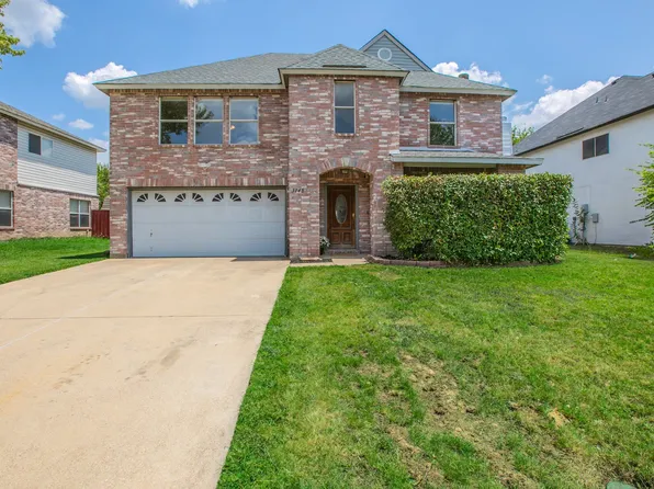 3148 Pine Valley Dr, Grand Prairie, TX 75052