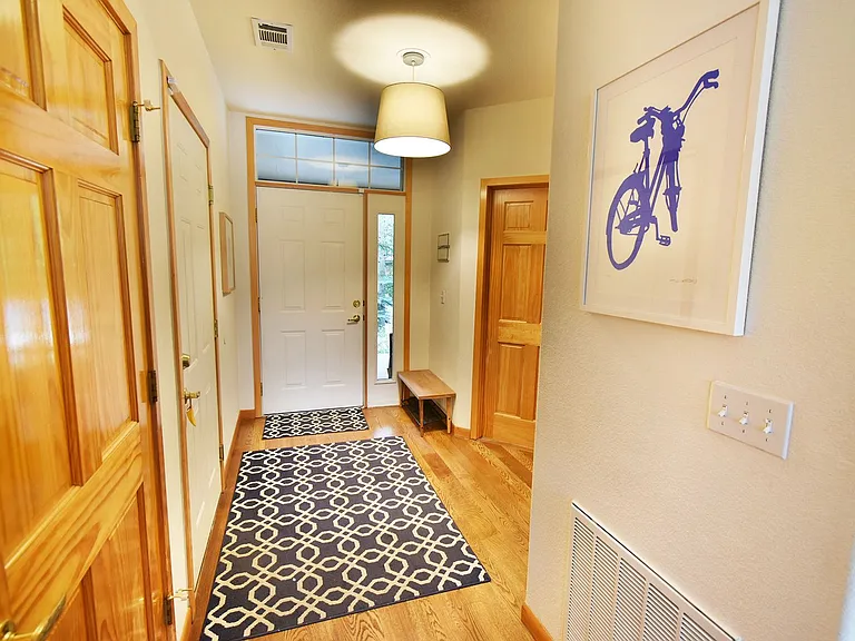 172 Robin Dr — Photo 16