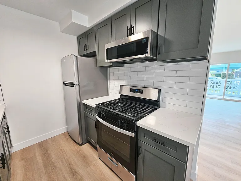 1307 S Ogden Dr #1C — Photo 3