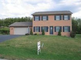 2810 Fillmore Dr, Chambersburg, PA 17201