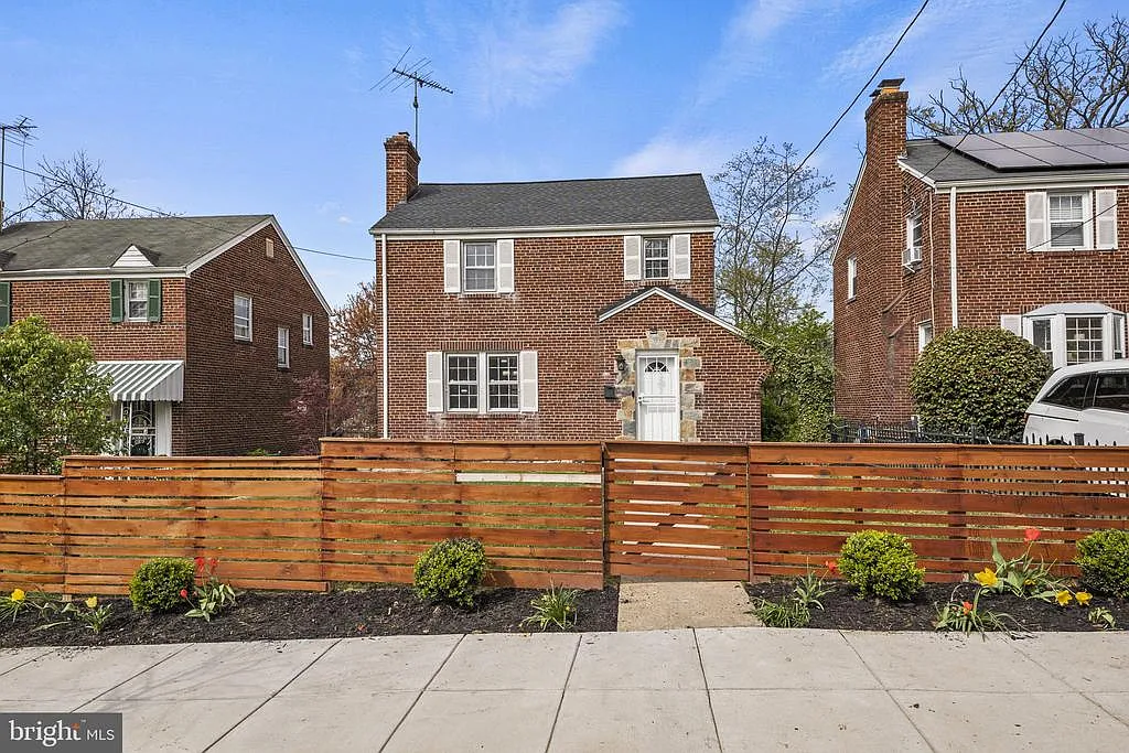 5 bed, 2.5 bath, 1635 sqft, $3,500 — Photo 1