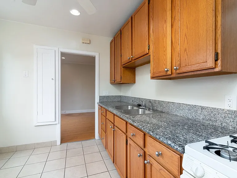 Edgemont Apartments — Photo 6