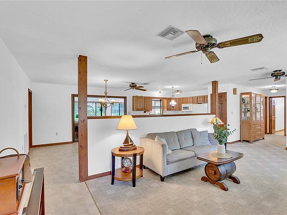 4th image of 374 Citrus Ave