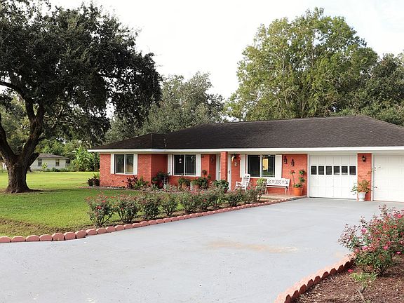 2nd image of 118 Meadow Ln