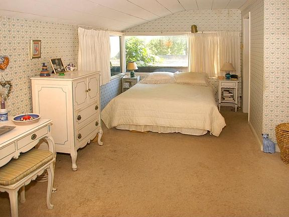 5th image of 7134 N Beach Dr
