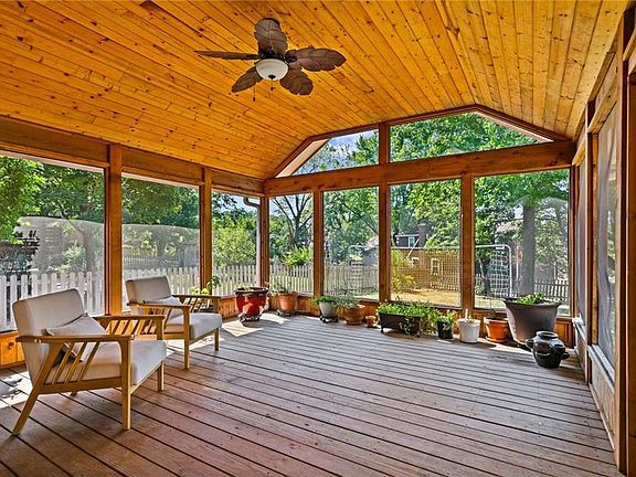 2nd image of 5722 Richards Cir