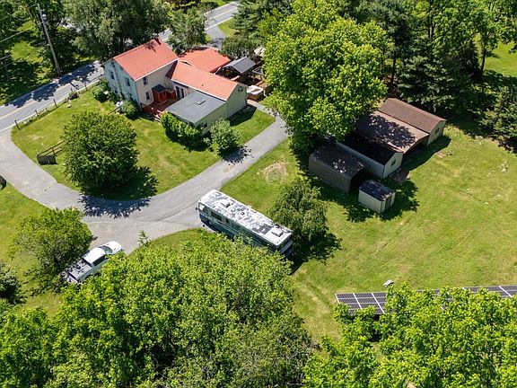 2nd image of 13927 Ridge Rd